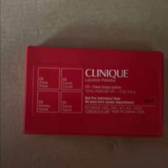 Clinique Bold Striped Makeup Palette - Picture 2 of 3